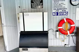 411 S Hollybrook Dr, Pembroke Pines, FL 33025 - Photo 27