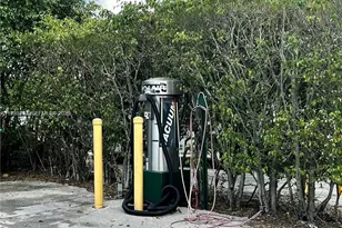 411 S Hollybrook Dr, Pembroke Pines, FL 33025 - Photo 47