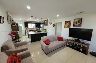 411 S Crescent Dr, Hollywood, FL 33021 - Photo 5