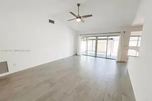 10359 SW 209th Ln, Cutler Bay, FL 33189 - Photo 5