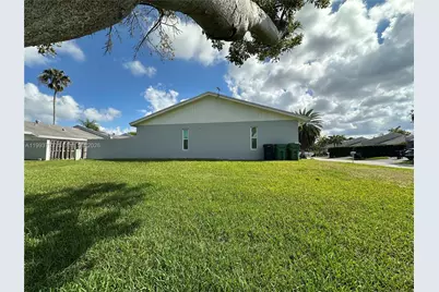 10359 SW 209th Ln, Cutler Bay, FL 33189 - Photo 43