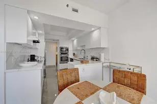 7000 Island Blvd, Aventura, FL 33160 - Photo 13