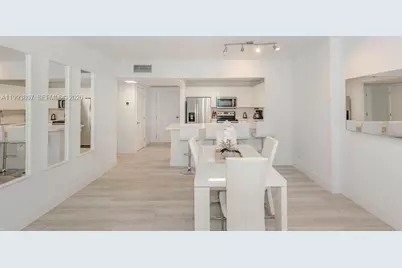 2301 Collins Ave #401, Miami Beach, FL 33139 - Photo 9