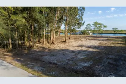 1035 W Anchor Lane, Moore Haven, FL 33471 - Photo 7