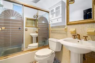 285 NE 191st St, Miami, FL 33179 - Photo 21