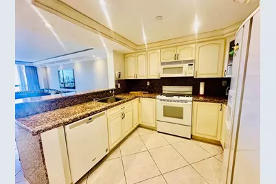 2555 Collins Ave #704, Miami Beach, FL 33140 - Photo 3