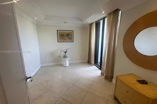2555 Collins Ave, Miami Beach, FL 33140 - Photo 11