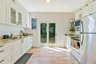 1238 NE 112th St, Miami, FL 33161 - Photo 9