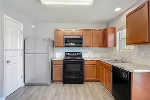 3036 Harvard Cir, Labelle, FL 33935 - Photo 9