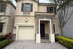 655 NE 193rd St, Miami, FL 33179 - Photo 1