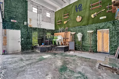 Warehouse/Restaurant For Sale in Doral, Doral, FL 33166 - Photo 7