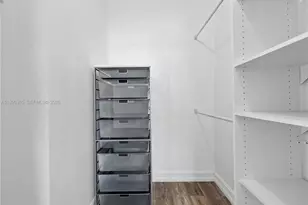 1900 N Bayshore Dr, Miami, FL 33132 - Photo 13