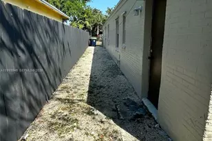 715 SW 6th St, Dania Beach, FL 33004 - Photo 17