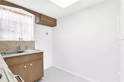 3011 NW 69th Ter, Miami, FL 33147 - Photo 13