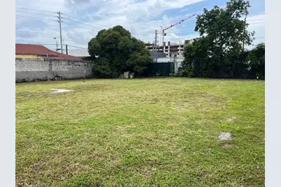 2410 NW 7th Ct, Miami, FL 33127 - Photo 5