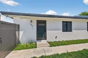2492 SW 44th St, Miami, FL 33142 - Photo 3