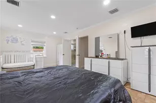 16110 NW 28th Pl, Miami Gardens, FL 33054 - Photo 21