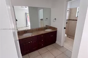 18120 NW 63rd Ct, Hialeah, FL 33015 - Photo 9