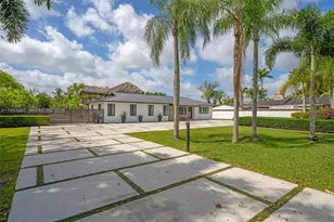 18360 SW 224th St, Miami, FL 33170 - Photo 1