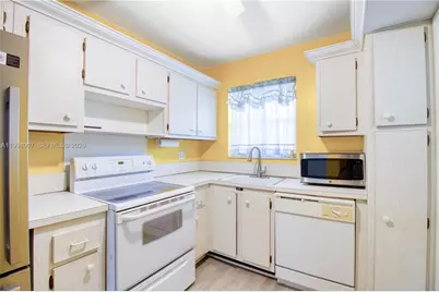 804 SE 7th St #107, Deerfield Beach, FL 33441 - Photo 13