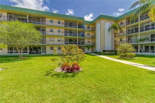 804 SE 7th St, Deerfield Beach, FL 33441 - Photo 3