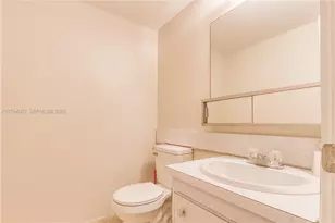 804 SE 7th St, Deerfield Beach, FL 33441 - Photo 17