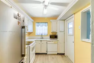 804 SE 7th St, Deerfield Beach, FL 33441 - Photo 11