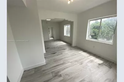 835 SW 8th Ave, Miami, FL 33130 - Photo 7