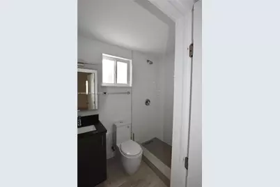 835 SW 8th Ave, Miami, FL 33130 - Photo 21