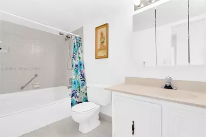 1000 Parkview Dr #822, Hallandale Beach, FL 33009 - Photo 13