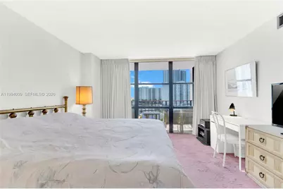 1000 Parkview Dr #822, Hallandale Beach, FL 33009 - Photo 17