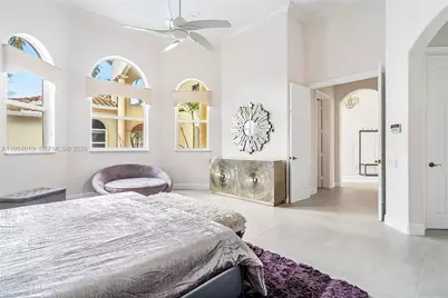 920 Captiva Dr, Hollywood, FL 33019 - Photo 5