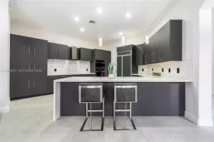 920 Captiva Dr, Hollywood, FL 33019 - Photo 3