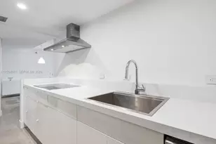 20505 E Country Club Dr, Aventura, FL 33180 - Photo 7