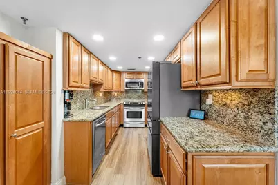 364 Golfview Rd #505, North Palm Beach, FL 33408 - Photo 13