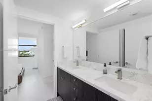 10201 E Bay Harbor Dr, Bay Harbor Islands, FL 33154 - Photo 25