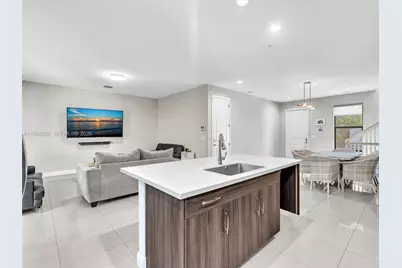 20973 NW 1st Dr, Pembroke Pines, FL 33029 - Photo 15