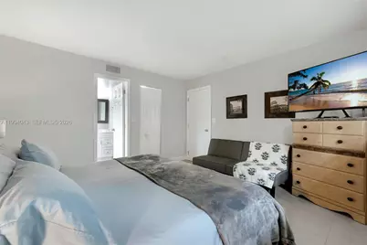 1001 NW 45th St #6, Deerfield Beach, FL 33064 - Photo 13