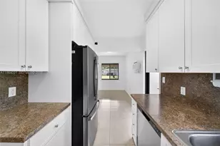 3255 SW 60th Ave, Miami, FL 33155 - Photo 9