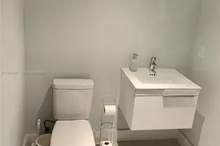 17301 Biscayne Blvd, North Miami Beach, FL 33160 - Photo 23