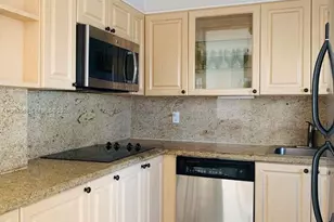 220 Kings Point Dr, Sunny Isles Beach, FL 33160 - Photo 11
