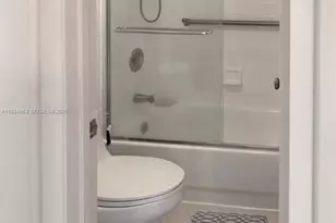 105 Lake Emerald Dr, Oakland Park, FL 33309 - Photo 11