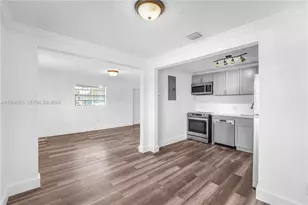 10960 SW 219th St, Miami, FL 33170 - Photo 9