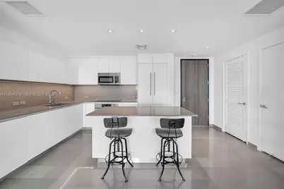 68 SE 6th St #3108, Miami, FL 33131 - Photo 7