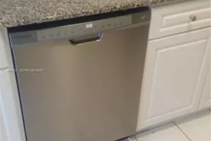 17275 Collins Ave, Sunny Isles Beach, FL 33160 - Photo 33