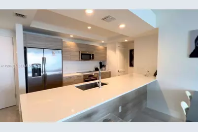 121 NE 34th St #807, Miami, FL 33137 - Photo 3