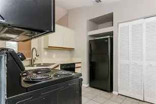 1274 SW Byron St, Port Saint Lucie, FL 34983 - Photo 7