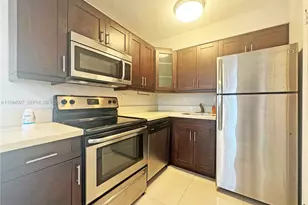 8701 SW 141st St, Palmetto Bay, FL 33176 - Photo 7