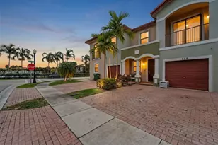 728 NE 34th Ave, Homestead, FL 33033 - Photo 1