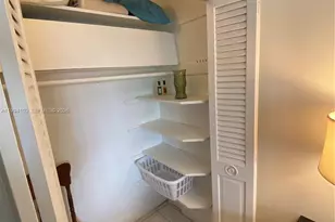 1050 Atlantic Shores Blvd, Hallandale Beach, FL 33009 - Photo 21